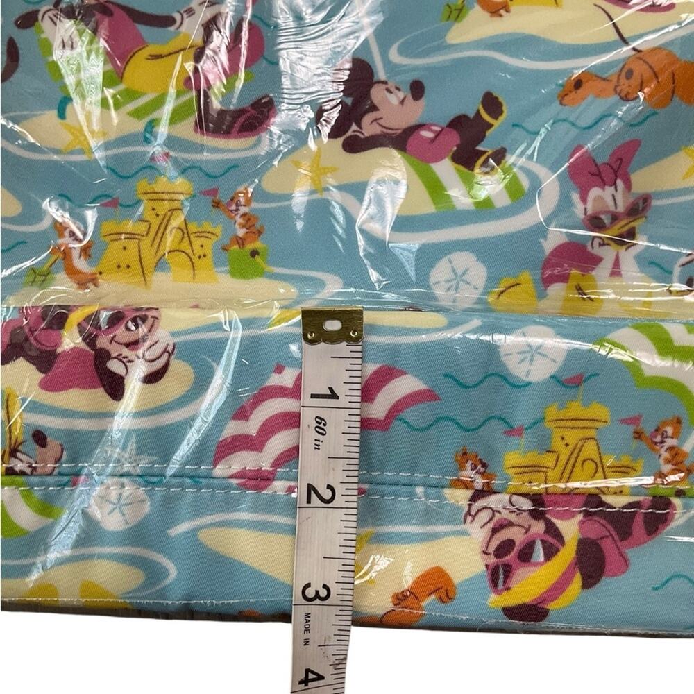Disney Aulani Dooney & Bourke Crossbody Bag Beaches Fab 5 NWT RARE 10 X 12 X 3 - Picture 5 of 7